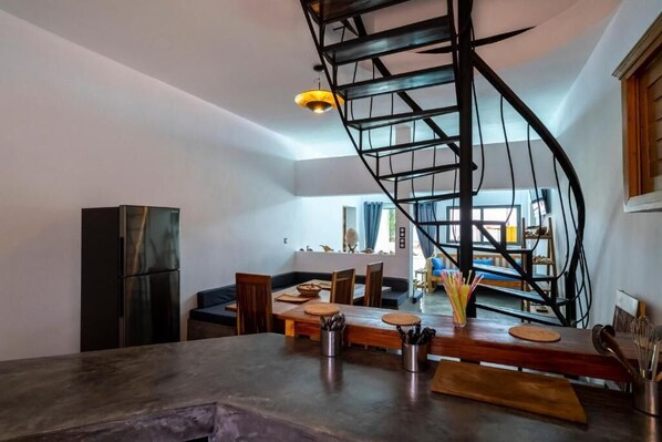 Duplex exclusivo, piscina particular, vista para o oceano | Área de estar