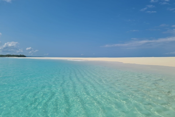 Beach nearby, sun-loungers, beach towels, beach massages
