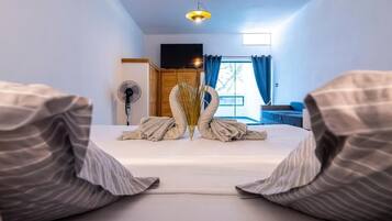 1 bedroom, in-room safe, laptop workspace, blackout drapes