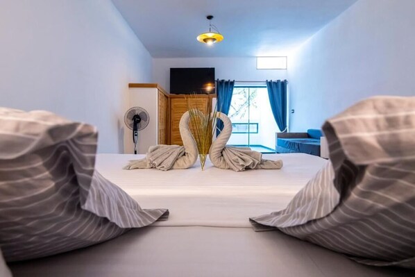 1 bedroom, in-room safe, laptop workspace, blackout drapes - Swisscocobeach (Nosybe)