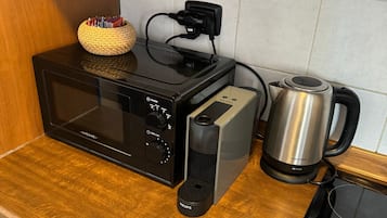 Apartment, 1 Bedroom, Accessible, Smoking | Private kitchen