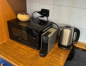 Apartment, 1 Bedroom, Accessible, Smoking | Private kitchen