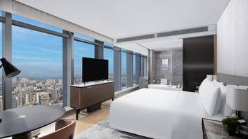 Premier Double Room | In-room safe, laptop workspace, blackout curtains, iron/ironing board