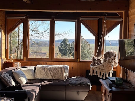 Smart TV, fireplace. Chalet Au seuil de la forêt Nature & Spa 3 stars