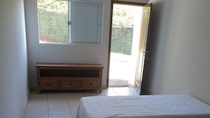 Basic Quadruple Room | Desk, WiFi (free) - Villa do Lago (Poços de Caldas)