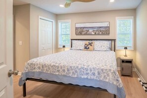 5 bedrooms, iron/ironing board, free WiFi, bed sheets