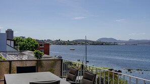 Outdoor dining - Sandy Bay Waterfront (Sandy Bay)