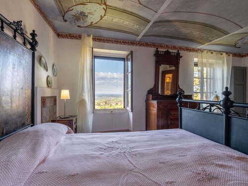 Alleinstehendes Ferienhaus mit Whirlpool,  W-LAN, privatem Pool, Klimaanlage, TV, Terrasse