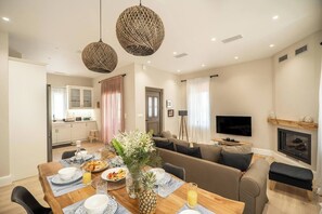 Dining - Amalthia Casa by 8essentially (Chania)