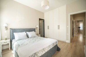 3 bedrooms, in-room safe, desk, iron/ironing board - Amalthia Casa by 8essentially (Chania)