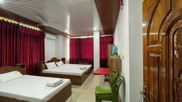 Family Room | Hypo-allergenic bedding, blackout drapes, free WiFi