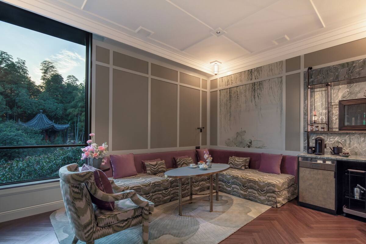 Serenity Suite, Garden View | Living area | LCD TV