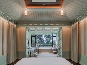 Romance Room, Garden View - The Silk Lakehouse, Shangri-La Hangzhou (Hangzhou)