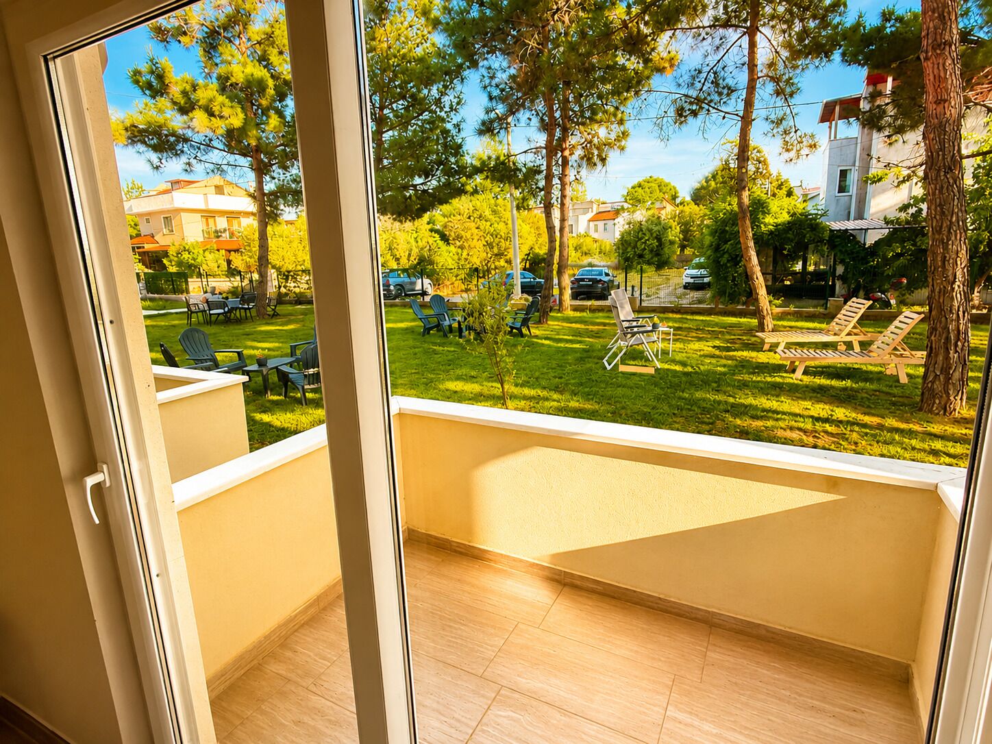 Comfort-dobbeltværelse - 1 dobbeltseng - balkon - udsigt til have | Terrasse/gårdhave