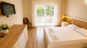 Comfort Double Room, 1 Double Bed, Balcony, Garden View | Premium bedding, laptop workspace, free WiFi, bed sheets