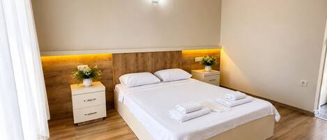 Premium bedding, laptop workspace, free WiFi, bed sheets