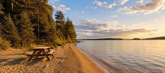 Taureau Lake, Cottage on campsite Spa Boat Beach