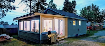 Glamping chalet on campsite Boat Lac Naviguable