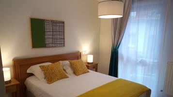 Deluxe Apartment, 1 Double Bed, Balcony | 1 bedroom, blackout drapes, soundproofing, free WiFi