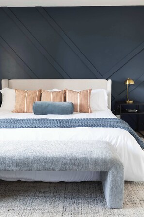 1 bedroom, desk, iron/ironing board, WiFi