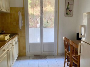 Fridge, microwave, coffee/tea maker