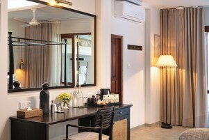 Habitación Premier | Sábanas de algodón egipcio, ropa de cama de alta calidad, minibar