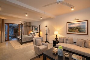Premier Room | Egyptian cotton sheets, premium bedding, minibar, in-room safe