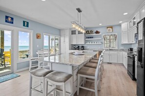 Private kitchen - Island Dream (North Topsail Beach)