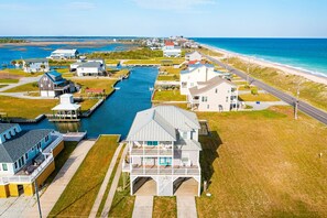 Exterior - 4BR Canal Front House in North Topsail Beach with Boat Ramp - Sleeps 10 (North Topsail Beach)