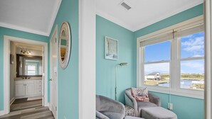 Interior - 4BR Canal Front House in North Topsail Beach with Boat Ramp - Sleeps 10 (North Topsail Beach)