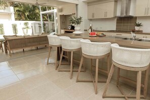 Fridge, microwave, oven, stovetop - Whitehaven ~ 100m to Beach + Private Pool (Yaroomba)