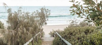 Whitehaven ~ 100m to Beach + Private Pool