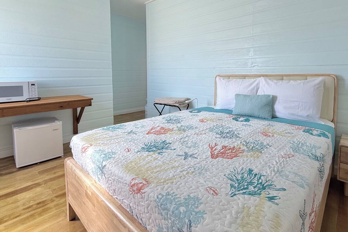 Standard Room | In-room safe, laptop workspace, blackout drapes, WiFi (free)