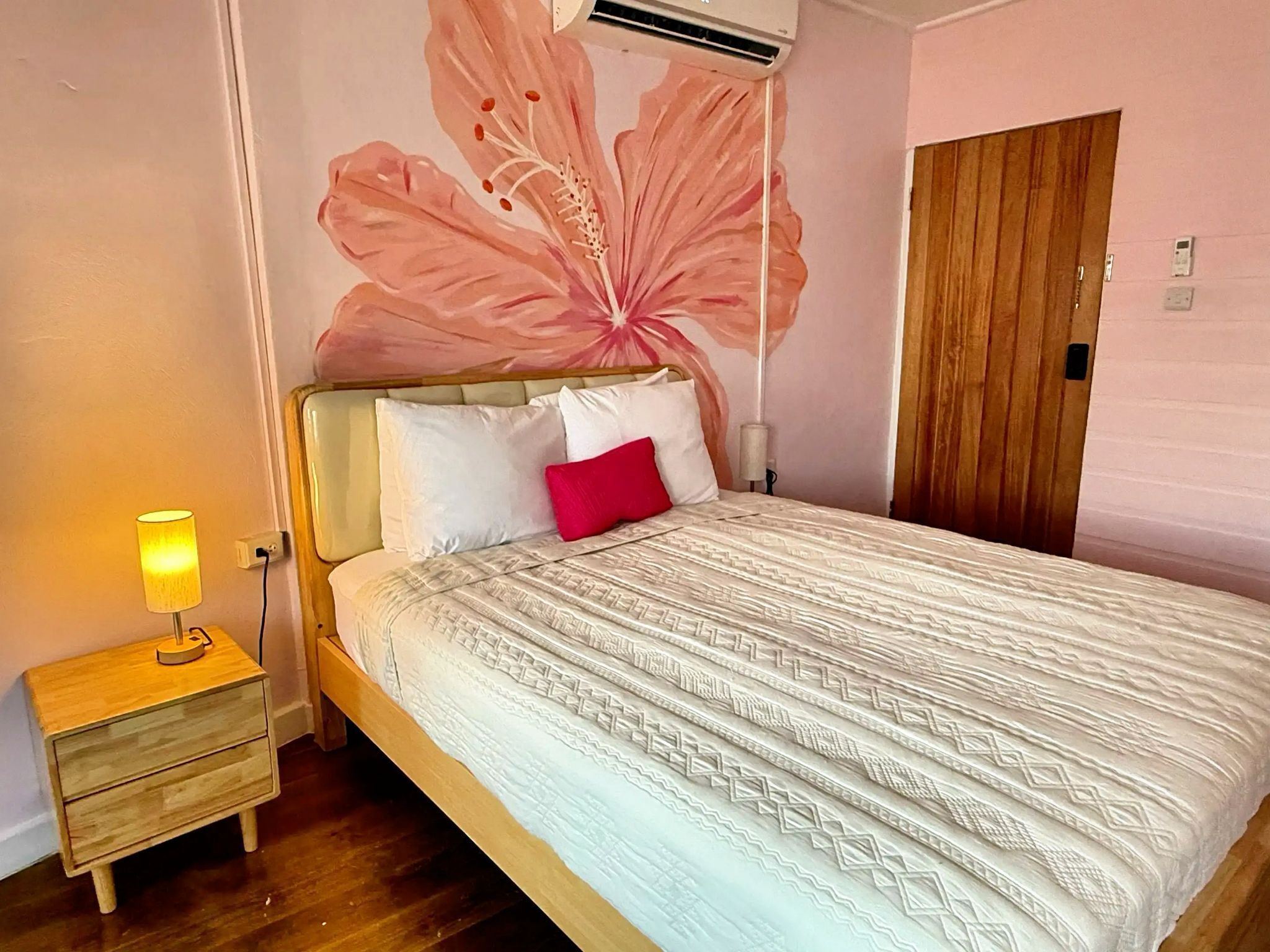 Phòng Tiêu chuẩn | Két bảo mật tại phòng, khu vực làm việc phù hợp cho laptop 