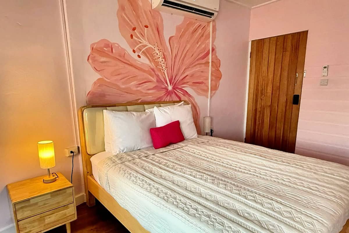 Phòng Tiêu chuẩn | Két bảo mật tại phòng, khu vực làm việc phù hợp cho laptop