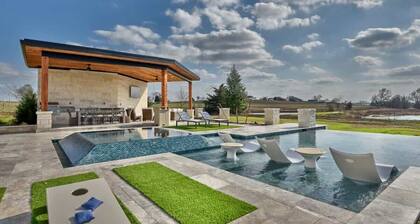 Luxe Villa @ Element Ranch - 5 min to Round Top