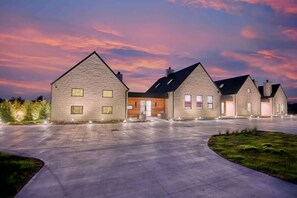 Exterior - Ultra-Luxe Escape | Sleeps 16 | Minutes to RT (Carmine)