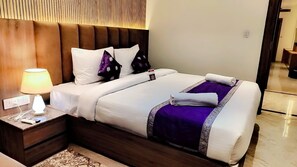 1 bedroom, in-room safe, laptop workspace, blackout curtains