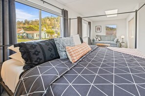 3 bedrooms, iron/ironing board, free WiFi, bed sheets - Oceanfront Views! Hot Tub! Walk to Everywhere in Yachats! (Yachats)