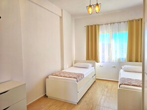 2 chambres, fer et planche à repasser, Wi-Fi gratuit, draps fournis