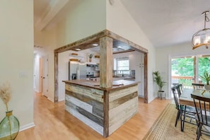 Maison Familiale, 3 chambres, cuisine, vue cour intérieure | Cuisine privée | Cafetière/bouilloire, grille-pain