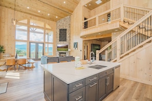 Interior - Casa Bella: Mtn Views, Movie Room, Games, Hot Tub, Wifi, Yard with Fire Pit! (Sevierville)