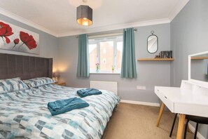 House | 3 bedrooms, iron/ironing board, free WiFi, bed sheets