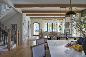 Dining - Brand New Luxury oasis -weekly rates! (Rehoboth Beach)