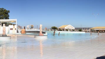 12 outdoor pools