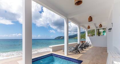 CHMADA BEACH VILLA - Chic new luxury beachfront villa with pool & hot-tub
