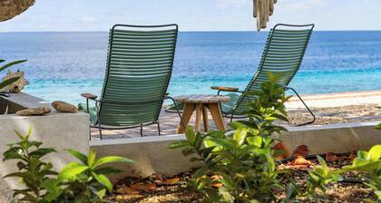 Villa Hamlet Harmony right by the sea with a cooling private pool