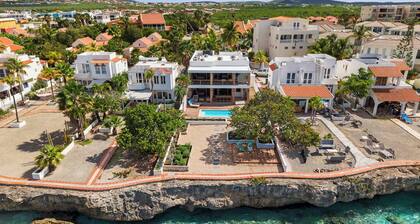 Hamlet Harmony right on the ocean with a delightful private pool