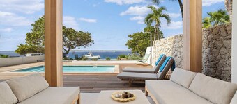 Hamlet Harmony right on the ocean with a delightful private pool