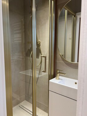 Haartrockner, Handtücher